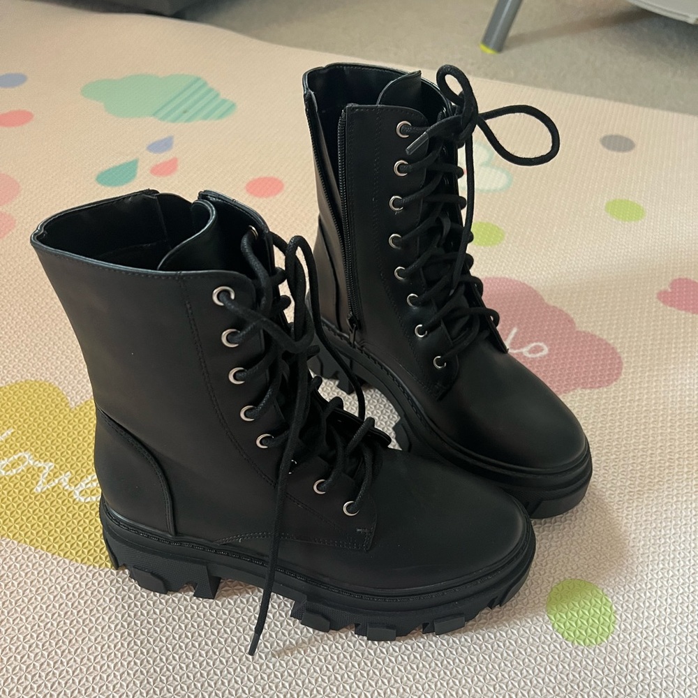 Forever 21 lace-up chunky booties